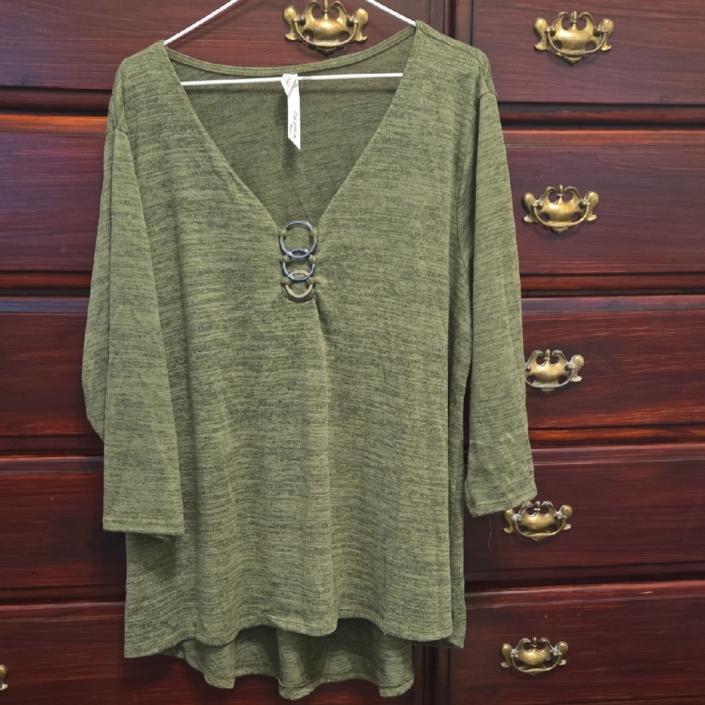 NY Collection Heathered Olive Green 3/4 Slv Top with V-Neck & Ring Detail 1X